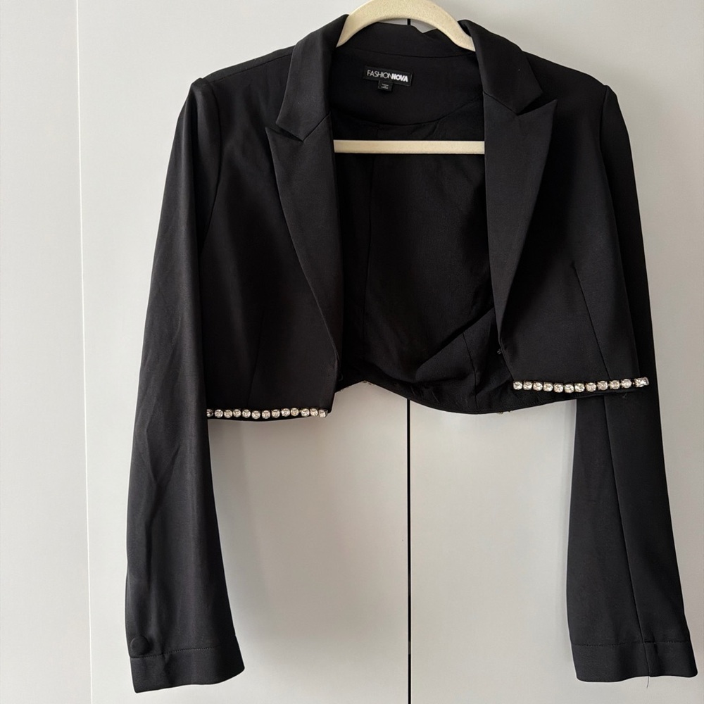 Fashion Nova Elegant Black Blazer with Pearl Accents